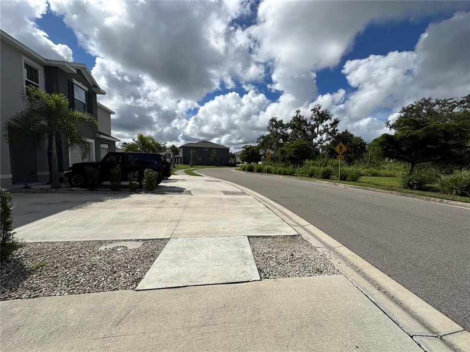 Active With Contract: $2,350 (3 beds, 2 baths, 1819 Square Feet)