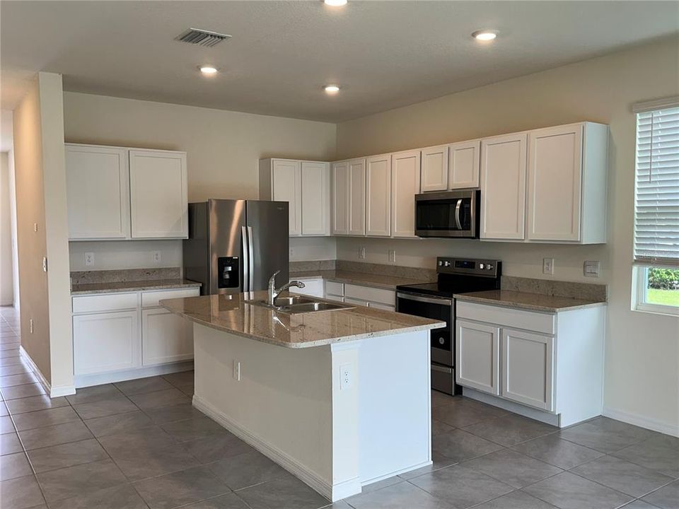 Active With Contract: $2,350 (3 beds, 2 baths, 1819 Square Feet)