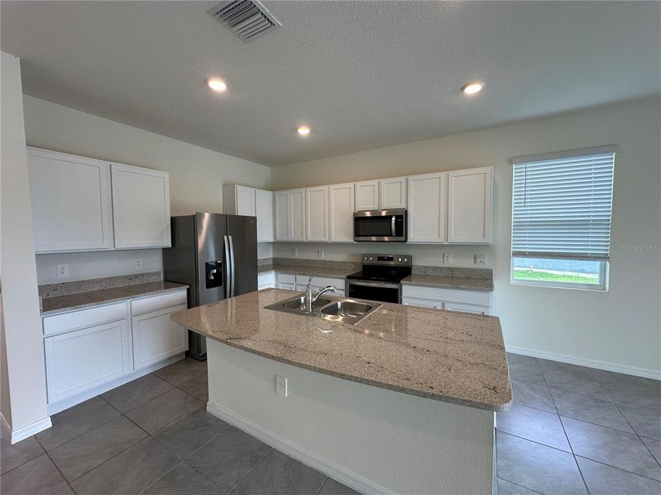 Active With Contract: $2,350 (3 beds, 2 baths, 1819 Square Feet)