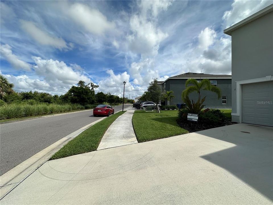 Active With Contract: $2,350 (3 beds, 2 baths, 1819 Square Feet)