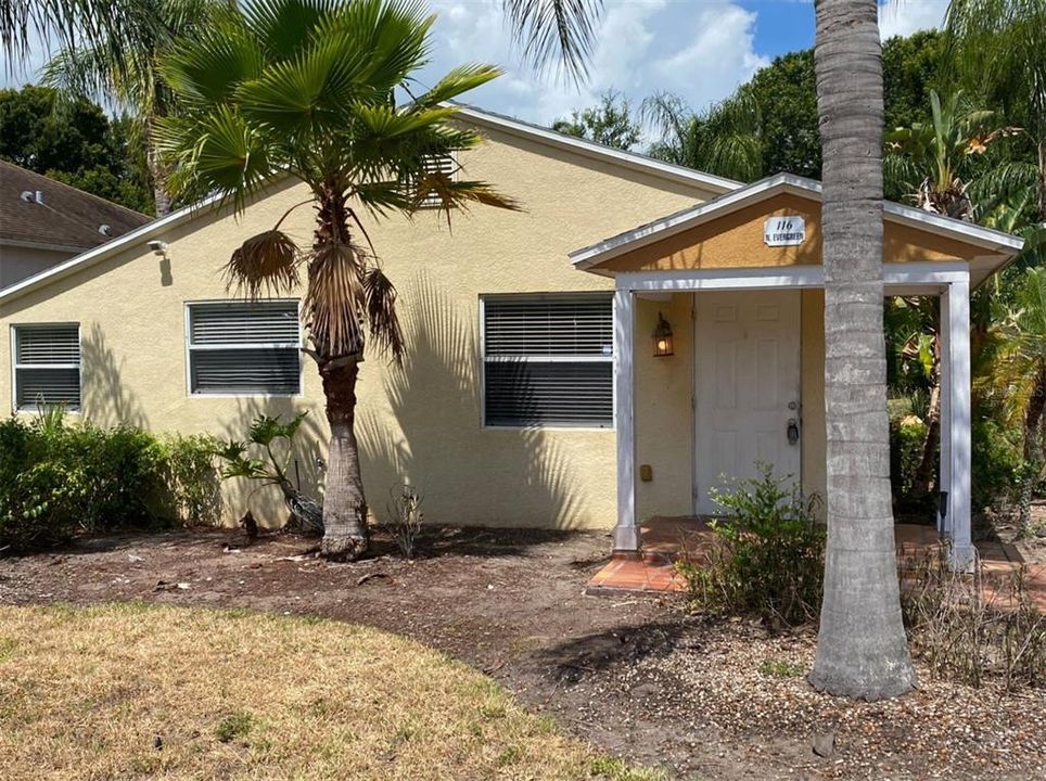 Active With Contract: $1,850 (2 beds, 2 baths, 1192 Square Feet)