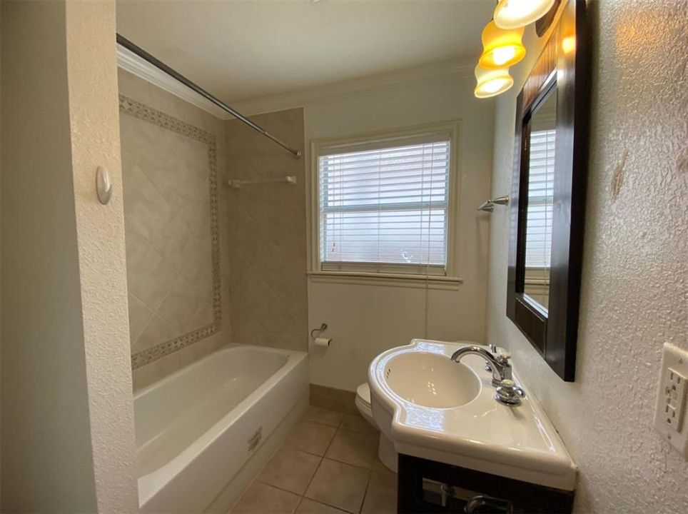 Active With Contract: $1,850 (2 beds, 2 baths, 1192 Square Feet)