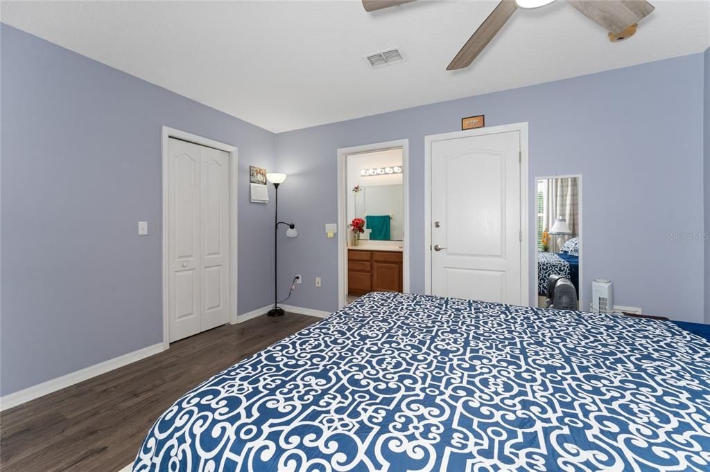 На продажу: $294,900 (2 спален, 2 ванн, 1275 Квадратных фут)