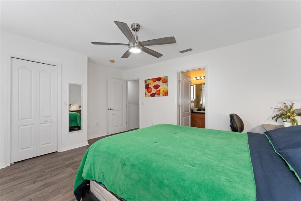 На продажу: $294,900 (2 спален, 2 ванн, 1275 Квадратных фут)