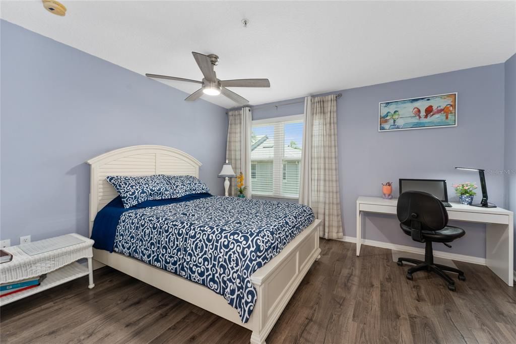 На продажу: $294,900 (2 спален, 2 ванн, 1275 Квадратных фут)