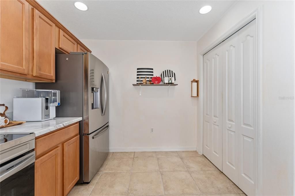 На продажу: $294,900 (2 спален, 2 ванн, 1275 Квадратных фут)