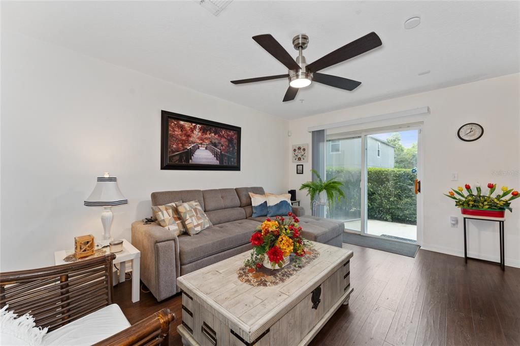 На продажу: $294,900 (2 спален, 2 ванн, 1275 Квадратных фут)