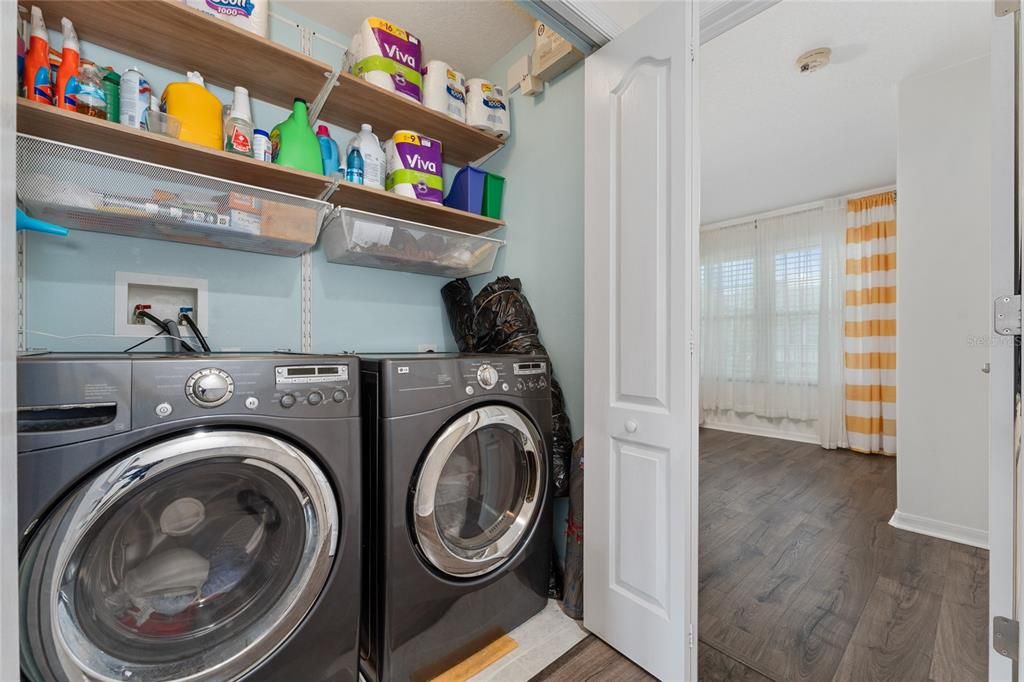 На продажу: $294,900 (2 спален, 2 ванн, 1275 Квадратных фут)