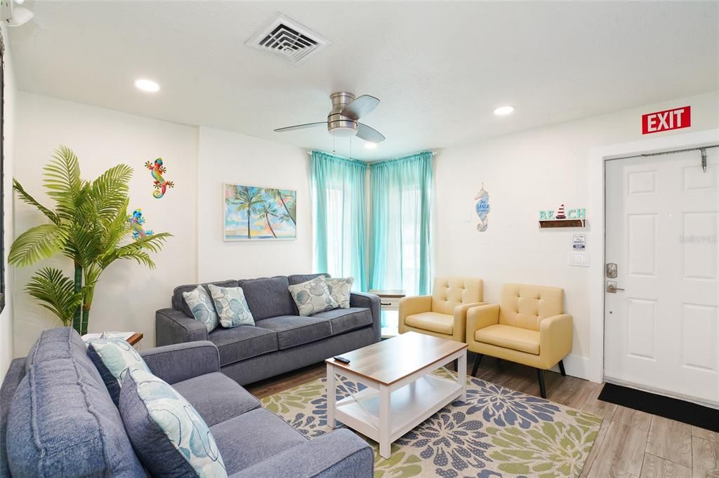 合同活跃: $1,495,000 (8 贝兹, 0 浴室, 2824 平方英尺)