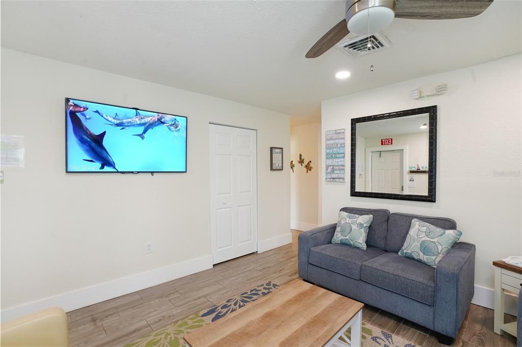 合同活跃: $1,495,000 (8 贝兹, 0 浴室, 2824 平方英尺)