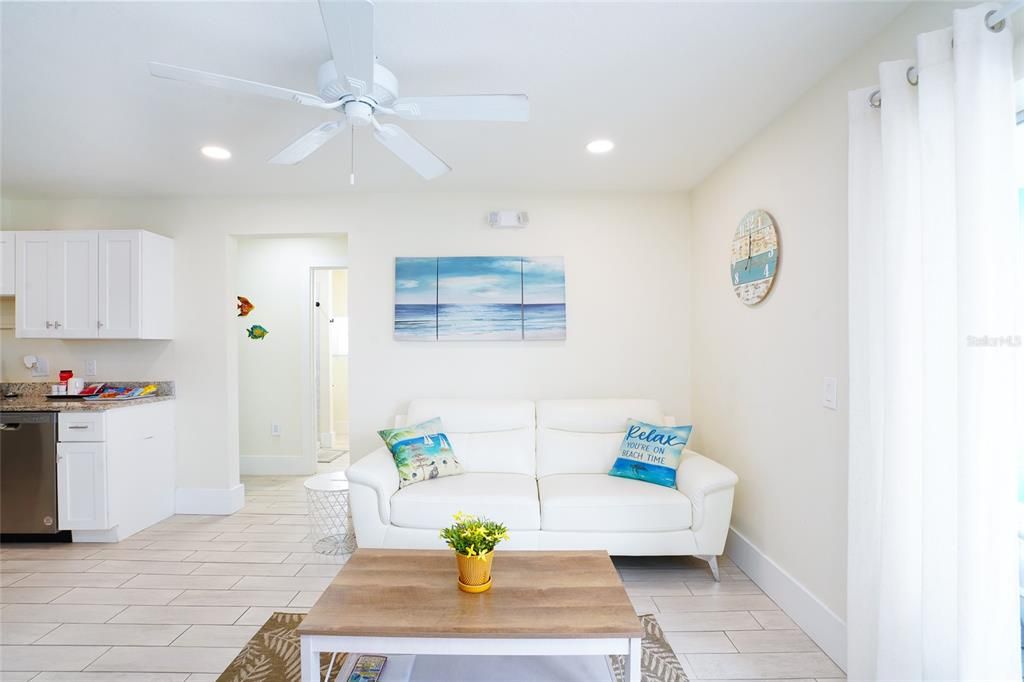 合同活跃: $1,495,000 (8 贝兹, 0 浴室, 2824 平方英尺)