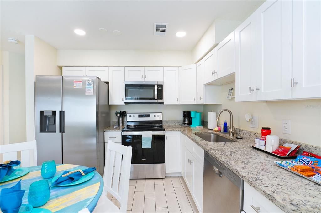 合同活跃: $1,495,000 (8 贝兹, 0 浴室, 2824 平方英尺)