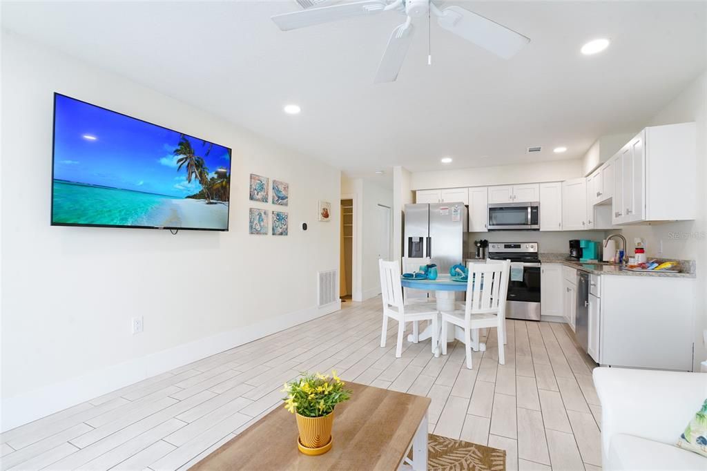 合同活跃: $1,495,000 (8 贝兹, 0 浴室, 2824 平方英尺)