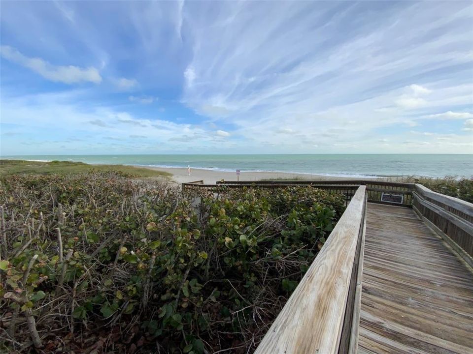 待售: $335,400 (2 贝兹, 2 浴室, 1065 平方英尺)