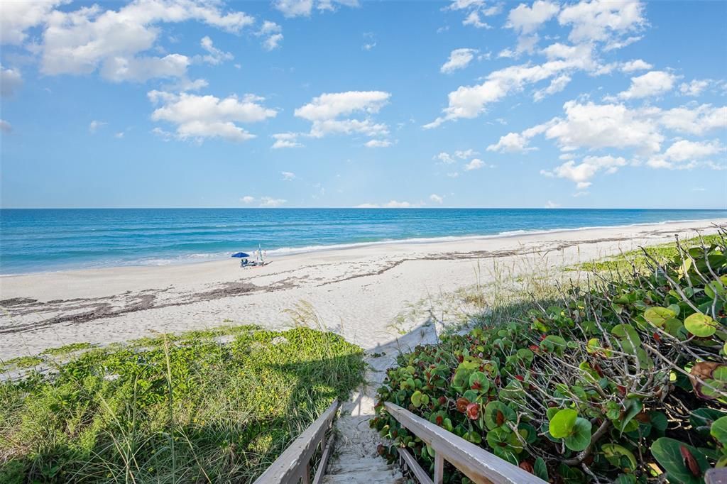 待售: $335,400 (2 贝兹, 2 浴室, 1065 平方英尺)