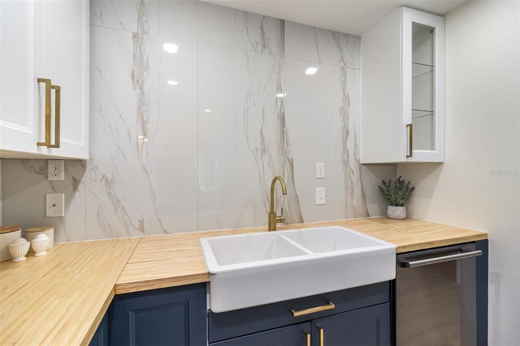 待售: $335,400 (2 贝兹, 2 浴室, 1065 平方英尺)