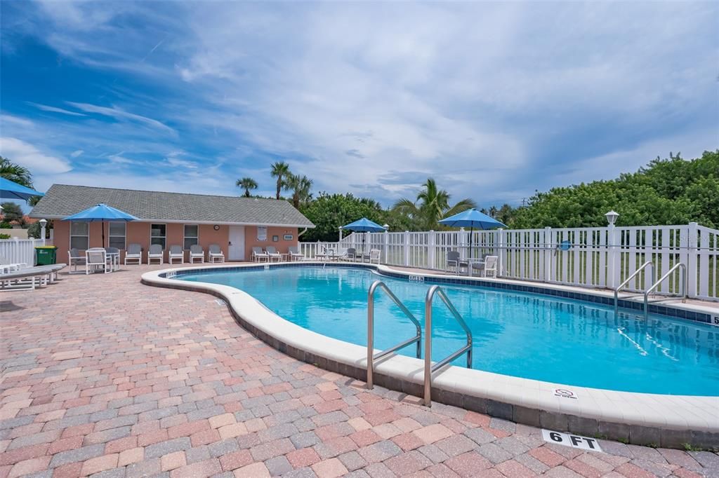 待售: $335,400 (2 贝兹, 2 浴室, 1065 平方英尺)