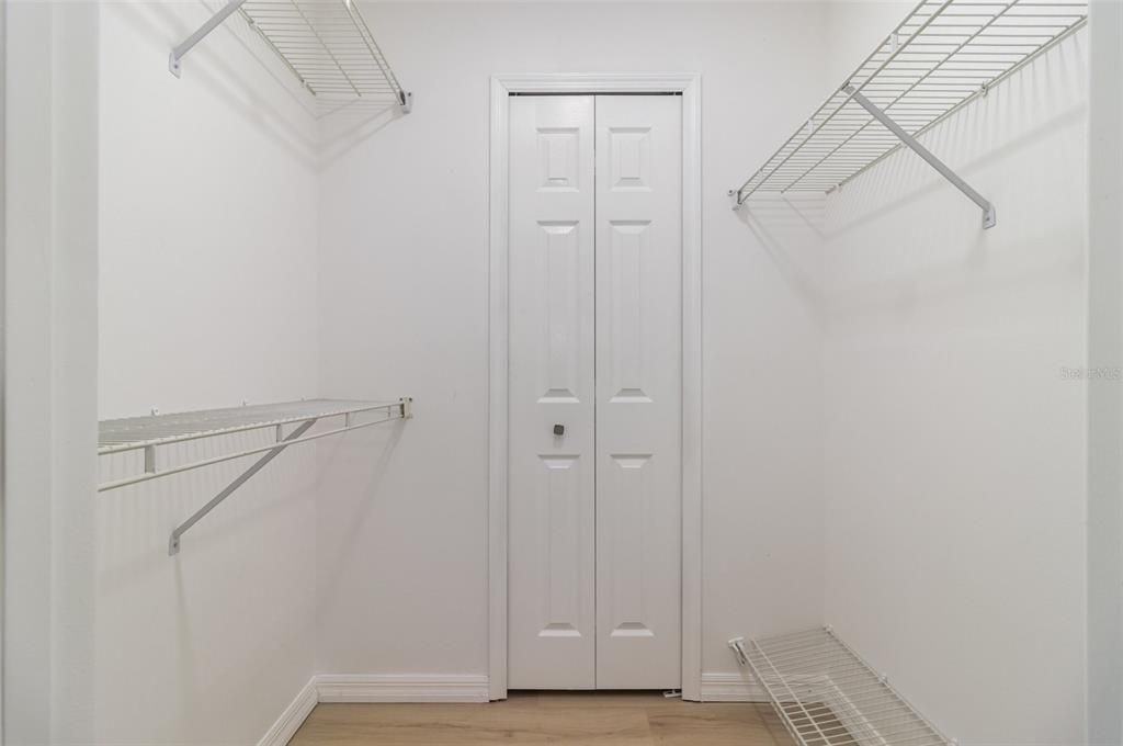 待售: $335,400 (2 贝兹, 2 浴室, 1065 平方英尺)