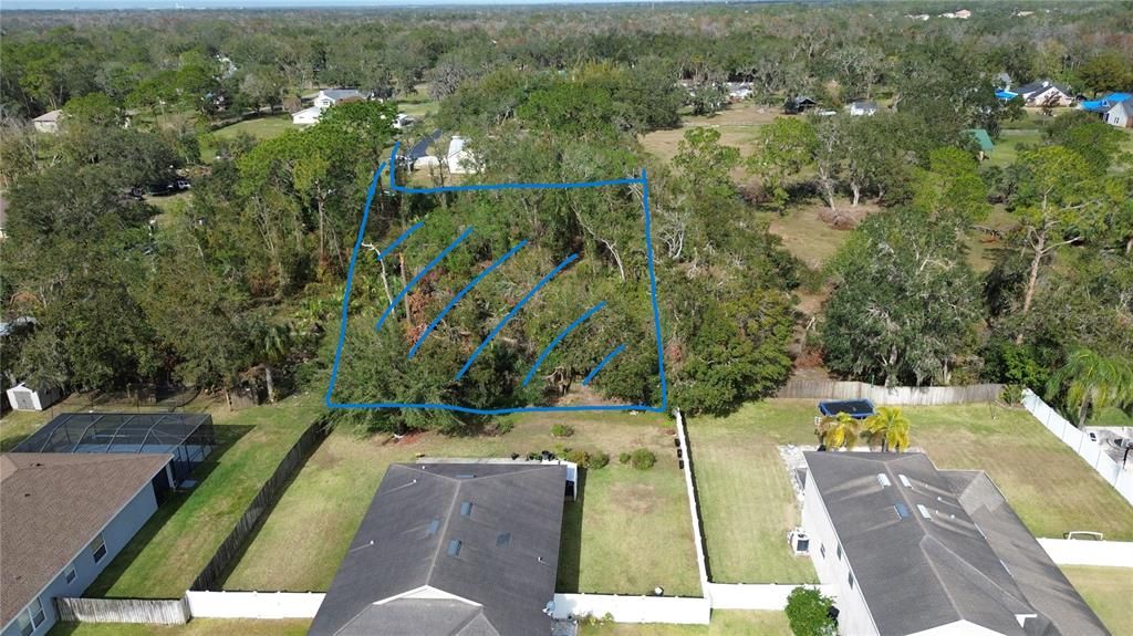 На продажу: $240,000 (1.68 acres)