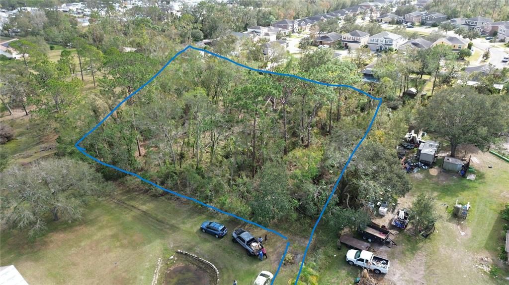 На продажу: $240,000 (1.68 acres)