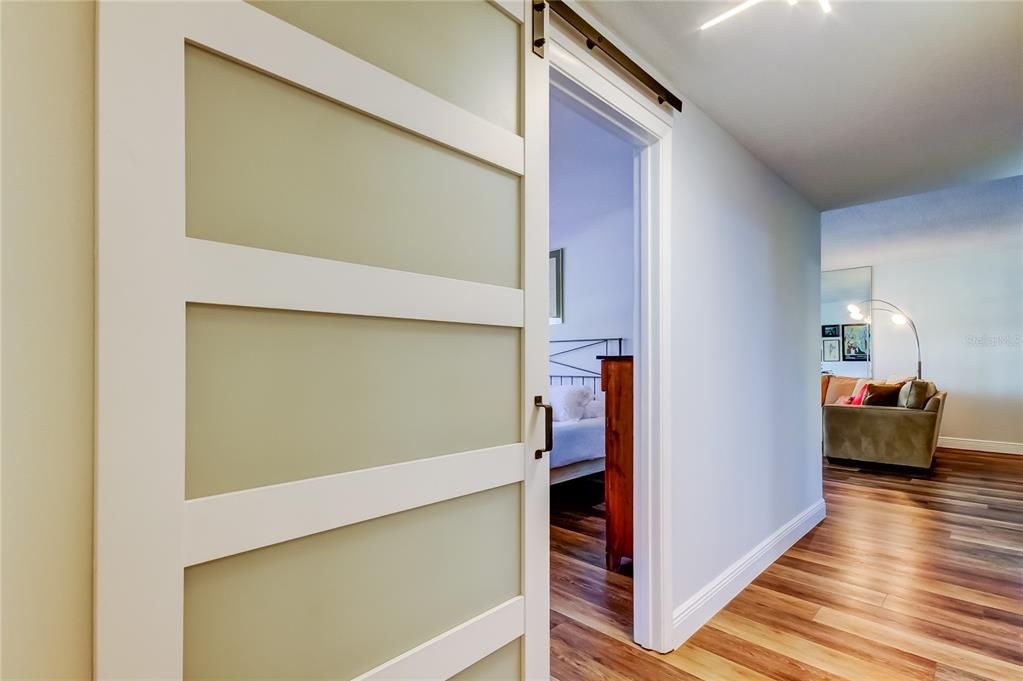 Active With Contract: $285,000 (1 beds, 1 baths, 1010 Square Feet)