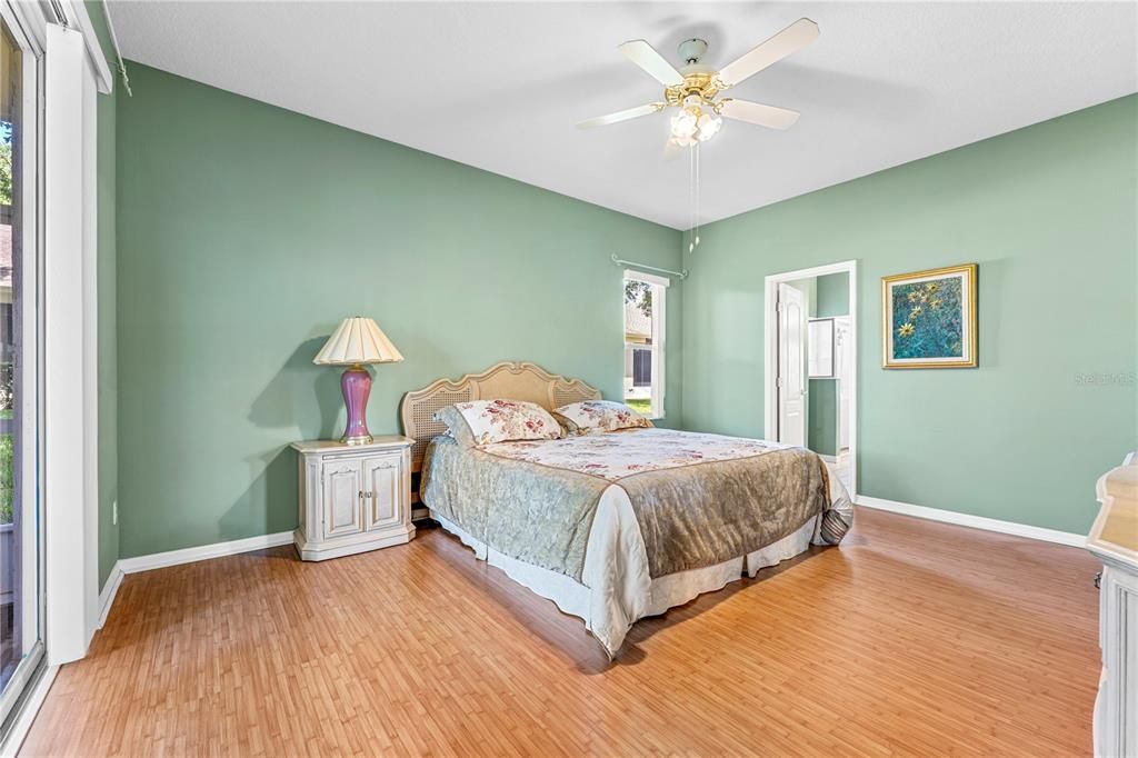 Activo con contrato: $315,000 (2 camas, 2 baños, 1677 Pies cuadrados)