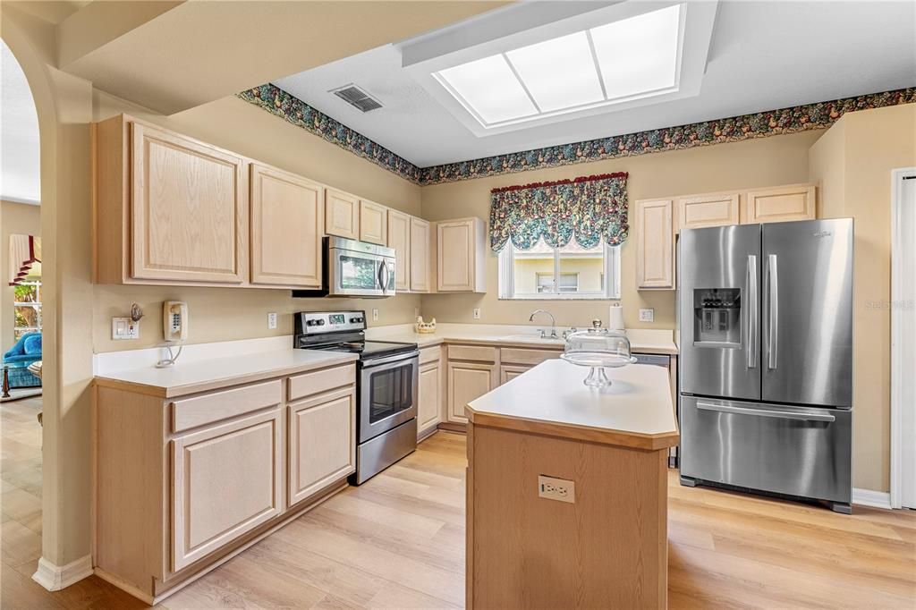 Activo con contrato: $315,000 (2 camas, 2 baños, 1677 Pies cuadrados)