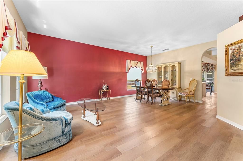 Activo con contrato: $315,000 (2 camas, 2 baños, 1677 Pies cuadrados)