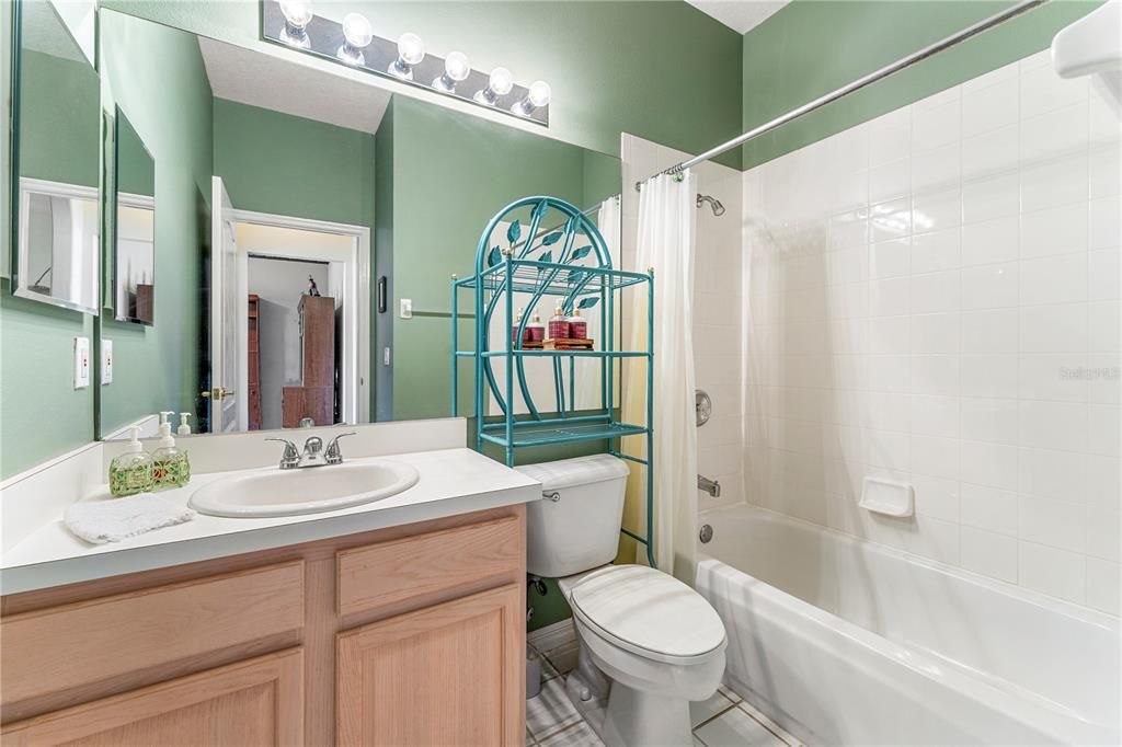 Activo con contrato: $315,000 (2 camas, 2 baños, 1677 Pies cuadrados)