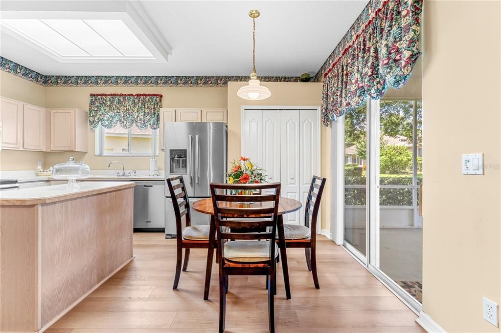 Activo con contrato: $315,000 (2 camas, 2 baños, 1677 Pies cuadrados)