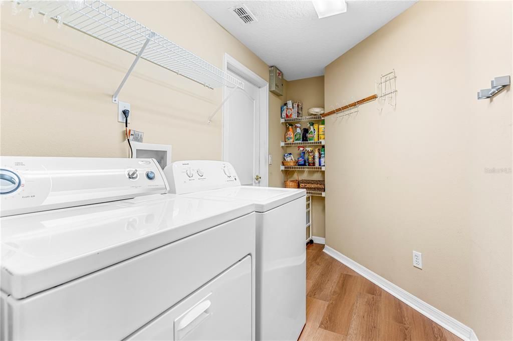 Activo con contrato: $315,000 (2 camas, 2 baños, 1677 Pies cuadrados)