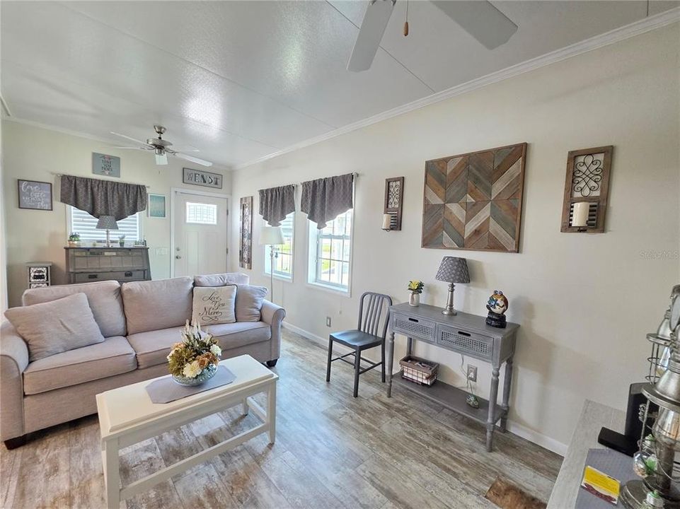 На продажу: $159,000 (1 спален, 1 ванн, 483 Квадратных фут)