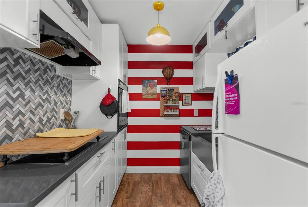 For Sale: $175,000 (2 beds, 1 baths, 789 Square Feet)