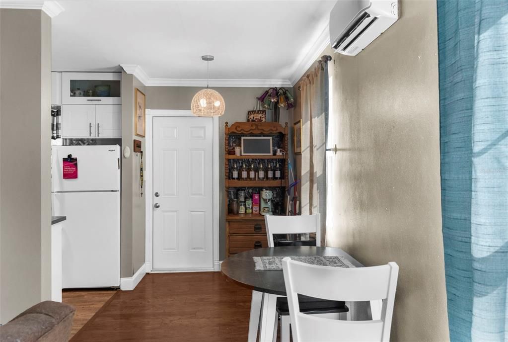 For Sale: $175,000 (2 beds, 1 baths, 789 Square Feet)