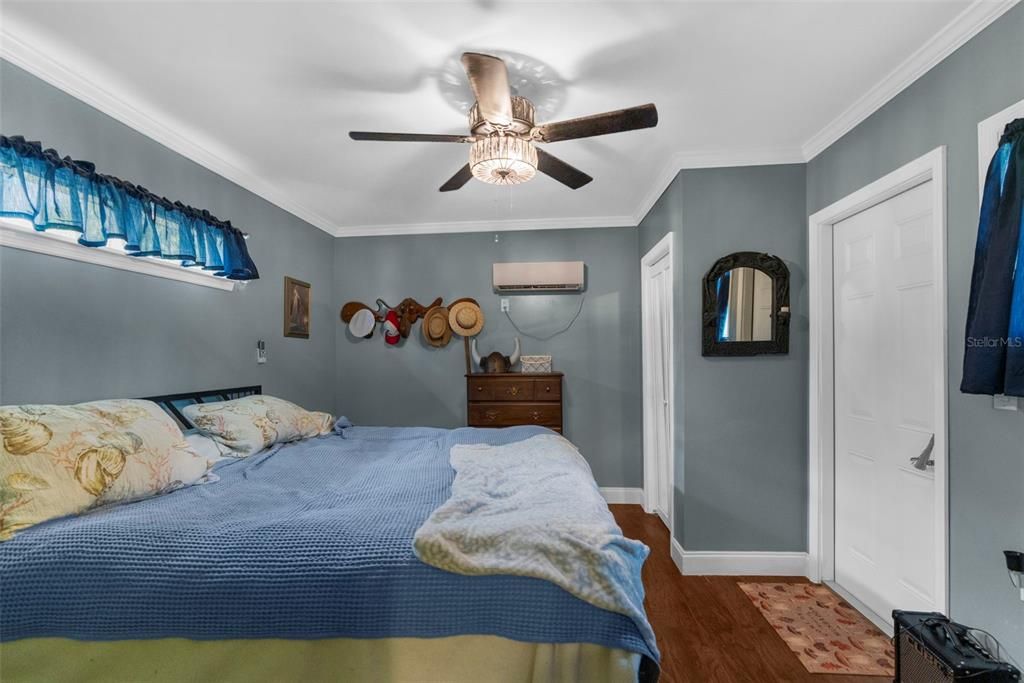 For Sale: $175,000 (2 beds, 1 baths, 789 Square Feet)