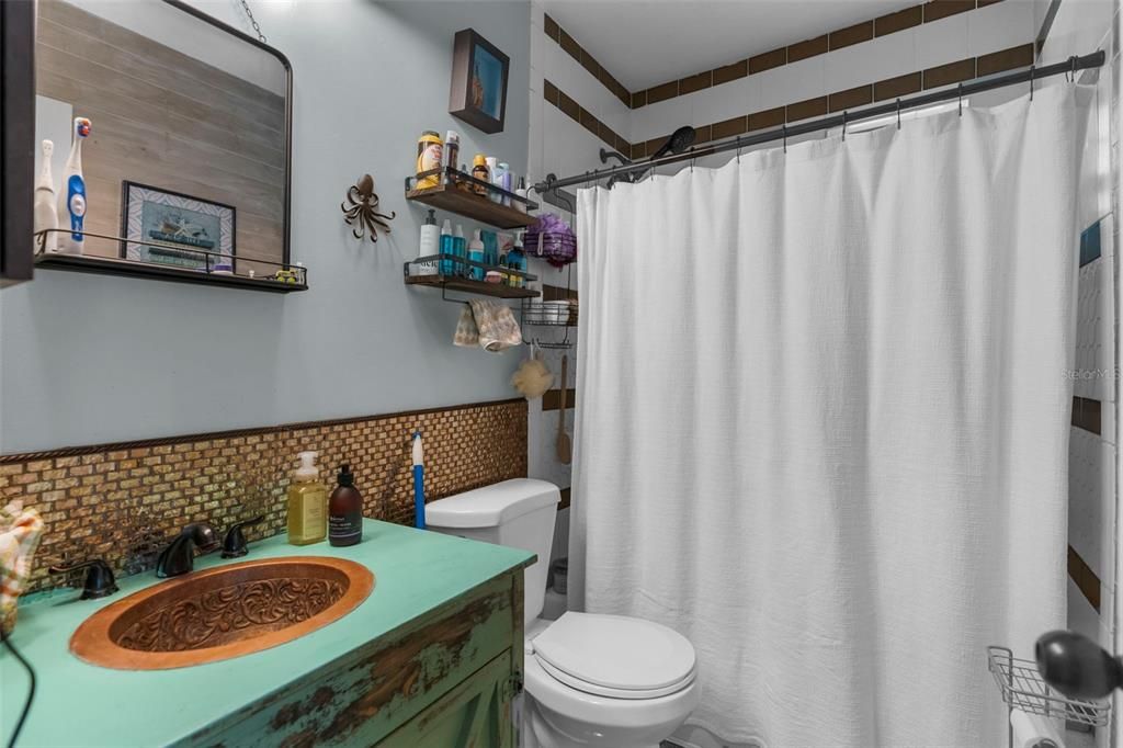 For Sale: $175,000 (2 beds, 1 baths, 789 Square Feet)