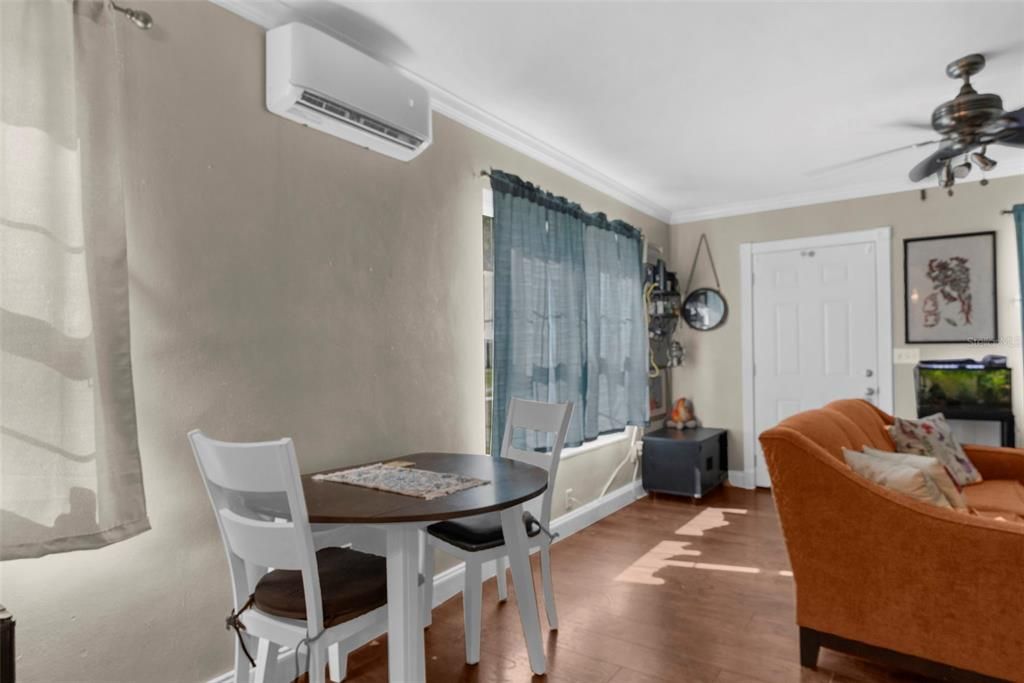 For Sale: $175,000 (2 beds, 1 baths, 789 Square Feet)