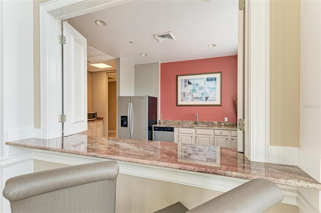 For Sale: $750,000 (2 beds, 1 baths, 960 Square Feet)