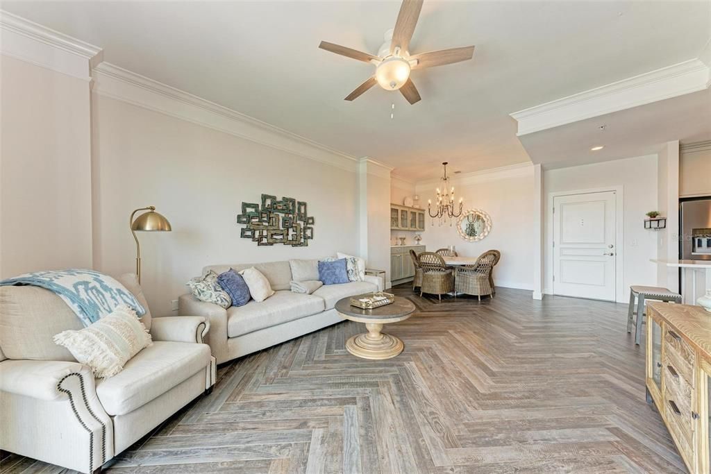 For Sale: $750,000 (2 beds, 1 baths, 960 Square Feet)