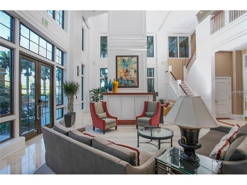 For Sale: $750,000 (2 beds, 1 baths, 960 Square Feet)