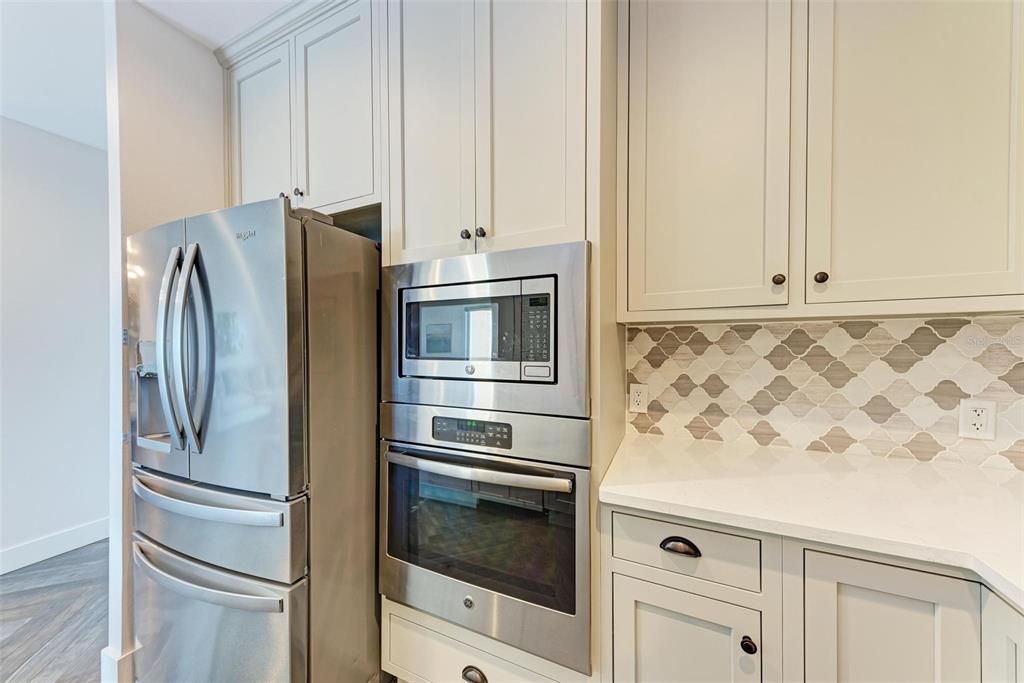 For Sale: $750,000 (2 beds, 1 baths, 960 Square Feet)