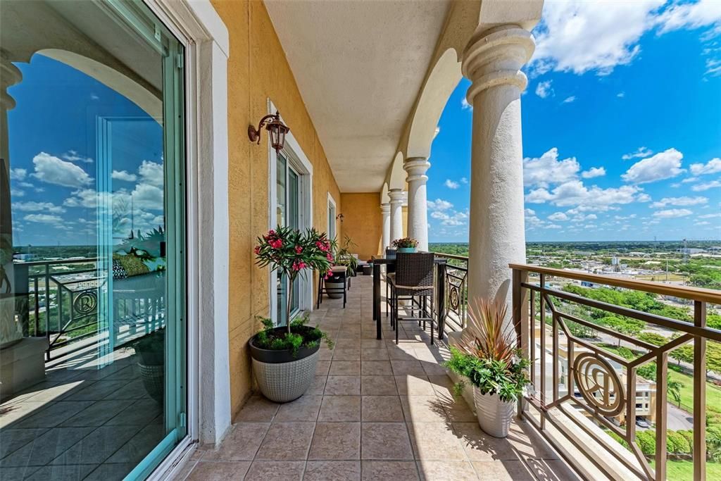 For Sale: $750,000 (2 beds, 1 baths, 960 Square Feet)