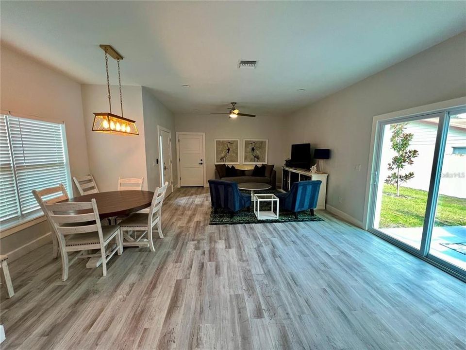 En Venta: $649,000 (4 camas, 0 baños, 3104 Pies cuadrados)