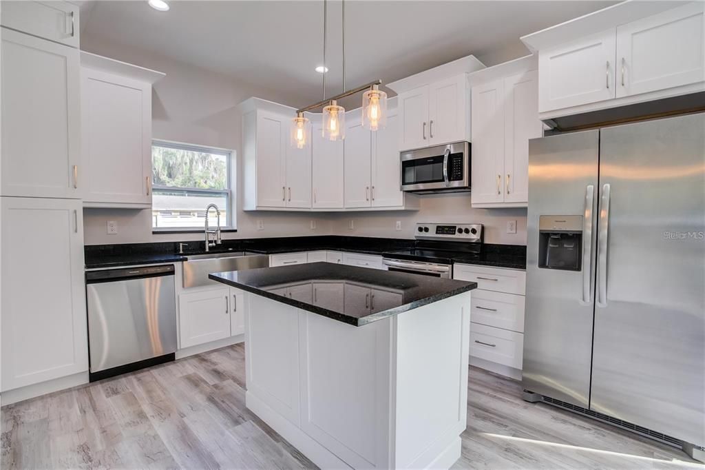 En Venta: $649,000 (4 camas, 0 baños, 3104 Pies cuadrados)