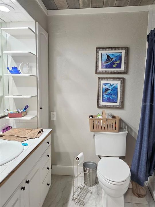 For Sale: $329,900 (3 beds, 2 baths, 1976 Square Feet)