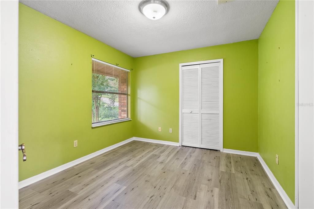 Под контрактом: $435,000 (4 спален, 2 ванн, 1722 Квадратных фут)