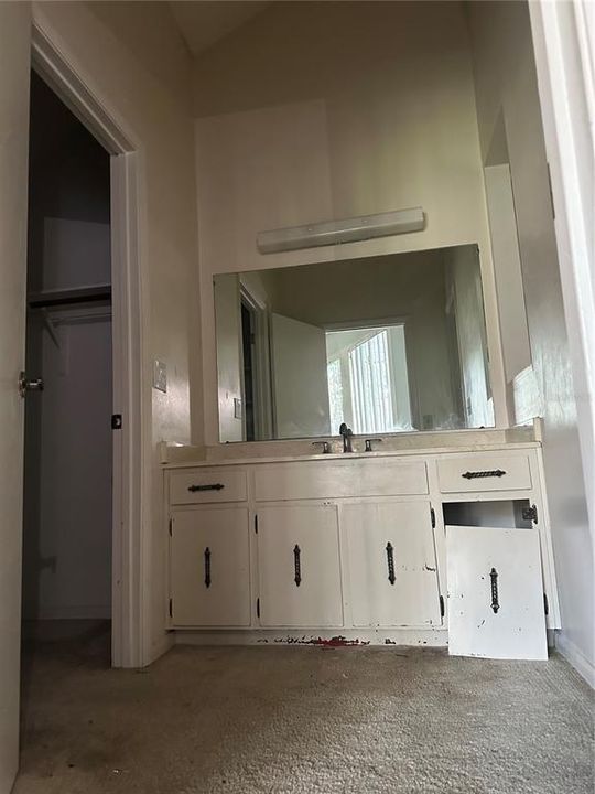 For Sale: $140,000 (3 beds, 3 baths, 1496 Square Feet)