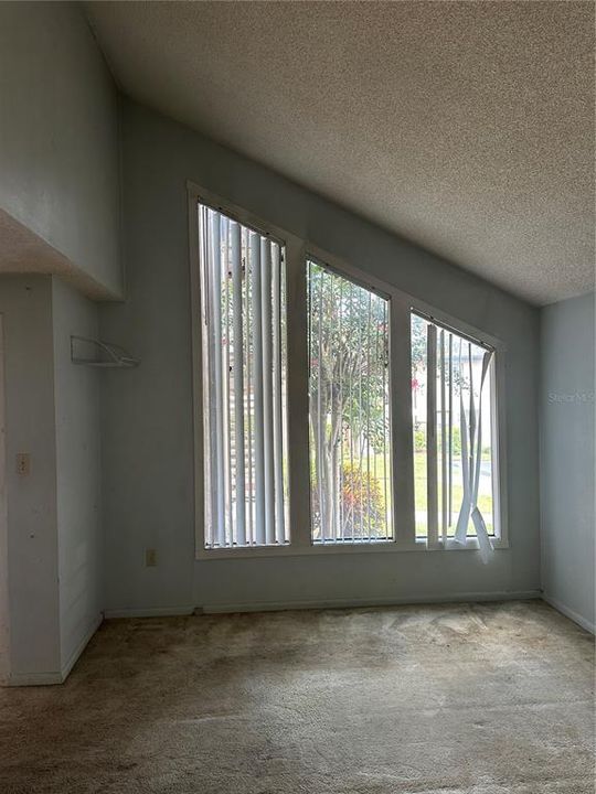 For Sale: $140,000 (3 beds, 3 baths, 1496 Square Feet)