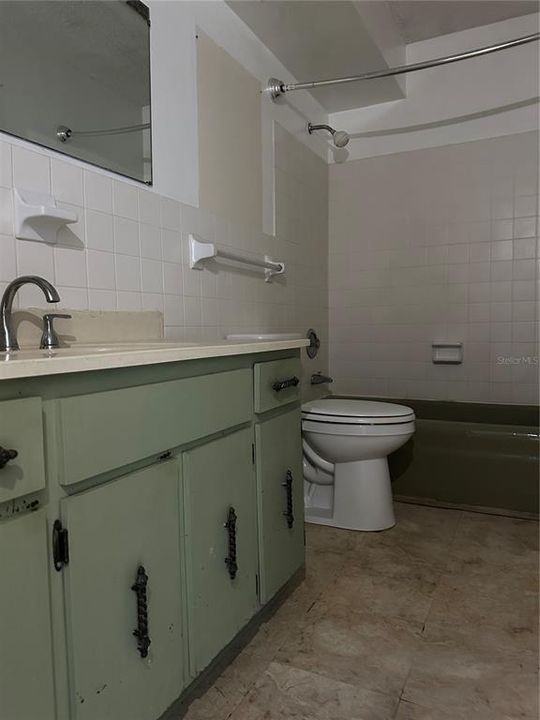 For Sale: $140,000 (3 beds, 3 baths, 1496 Square Feet)