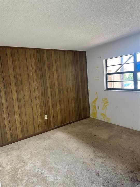 For Sale: $140,000 (3 beds, 3 baths, 1496 Square Feet)